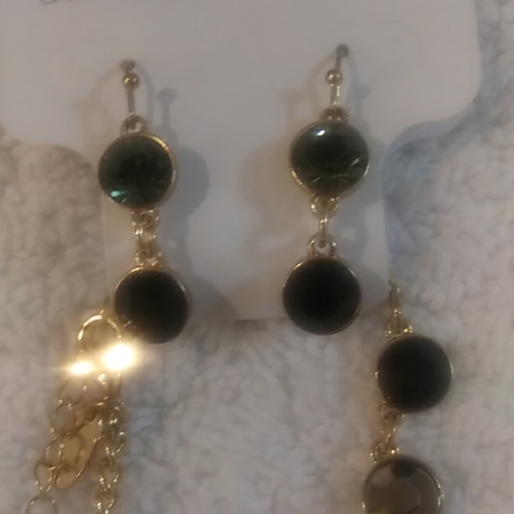 Necklace Earring set - Picture 3 of 5